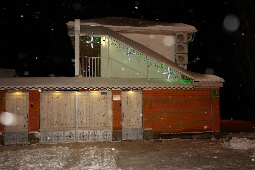 西西里酒店 切尔诺莫斯克 外观 照片